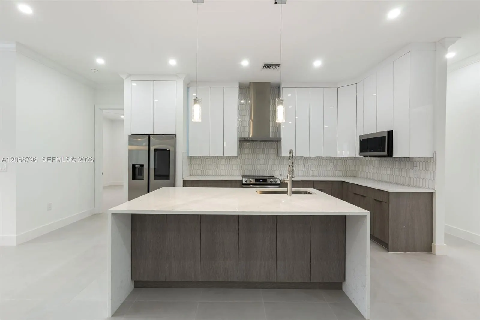 2806/2840 Golden Gate Boulevard W