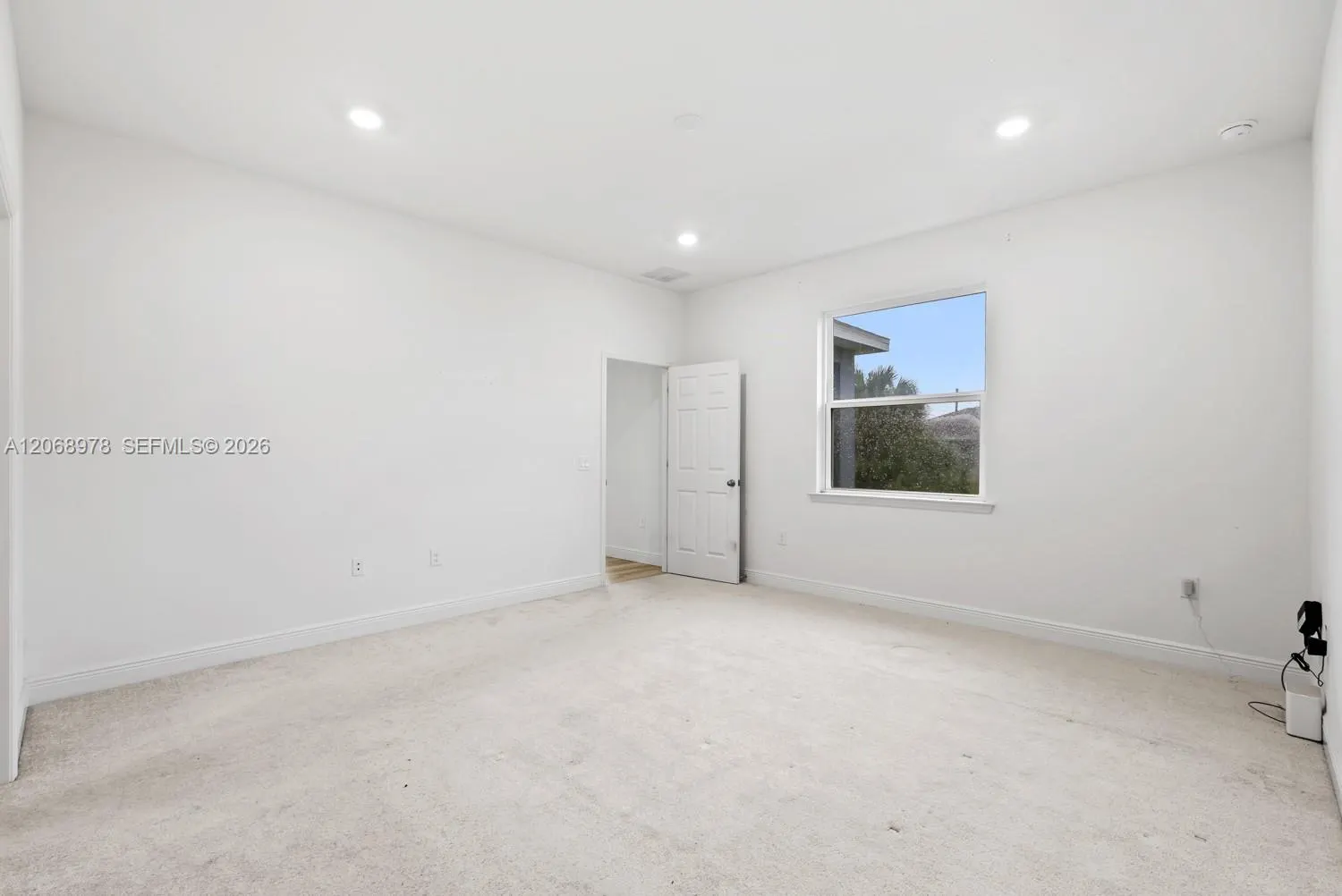 2844 NW 27th