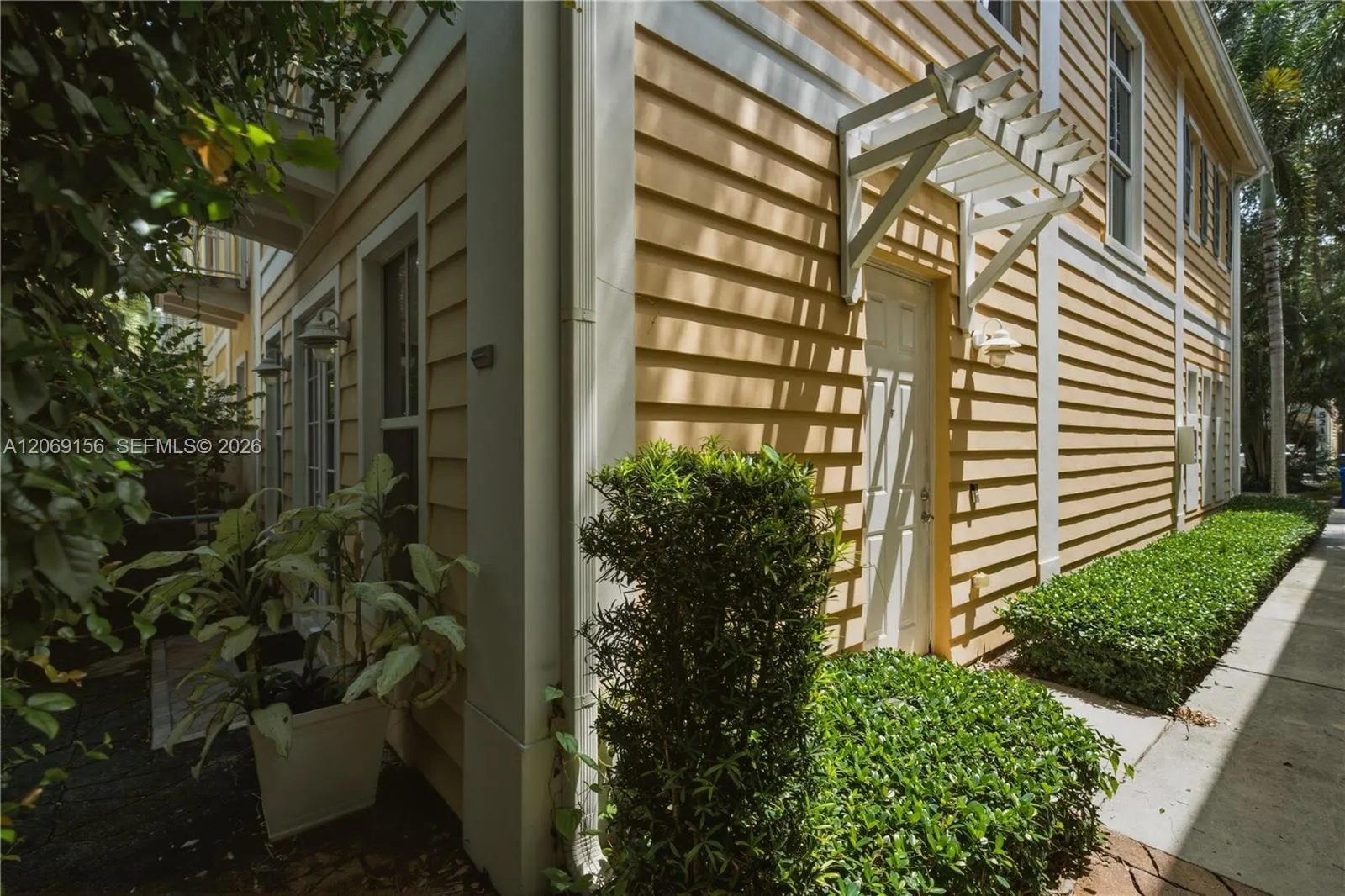 525 SW 18th Avenue #26