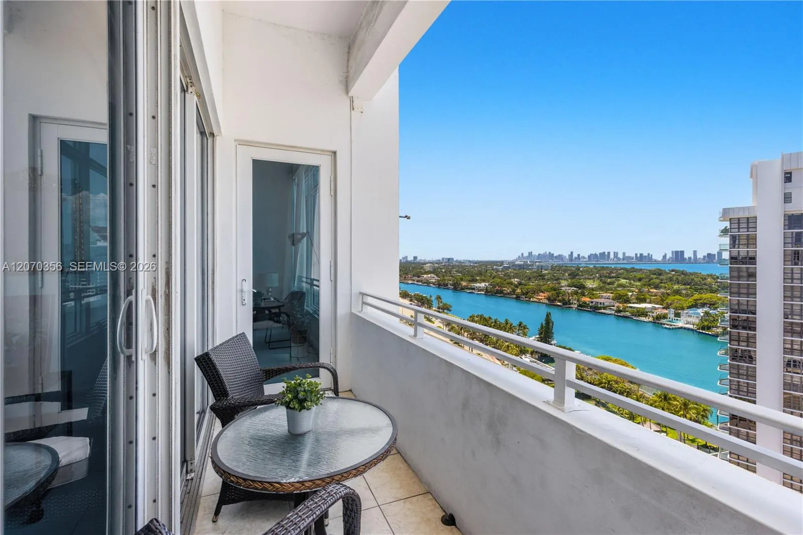 5445 Collins Avenue #TS11