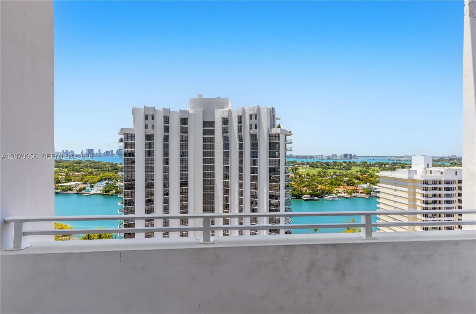 5445 Collins Avenue #TS11