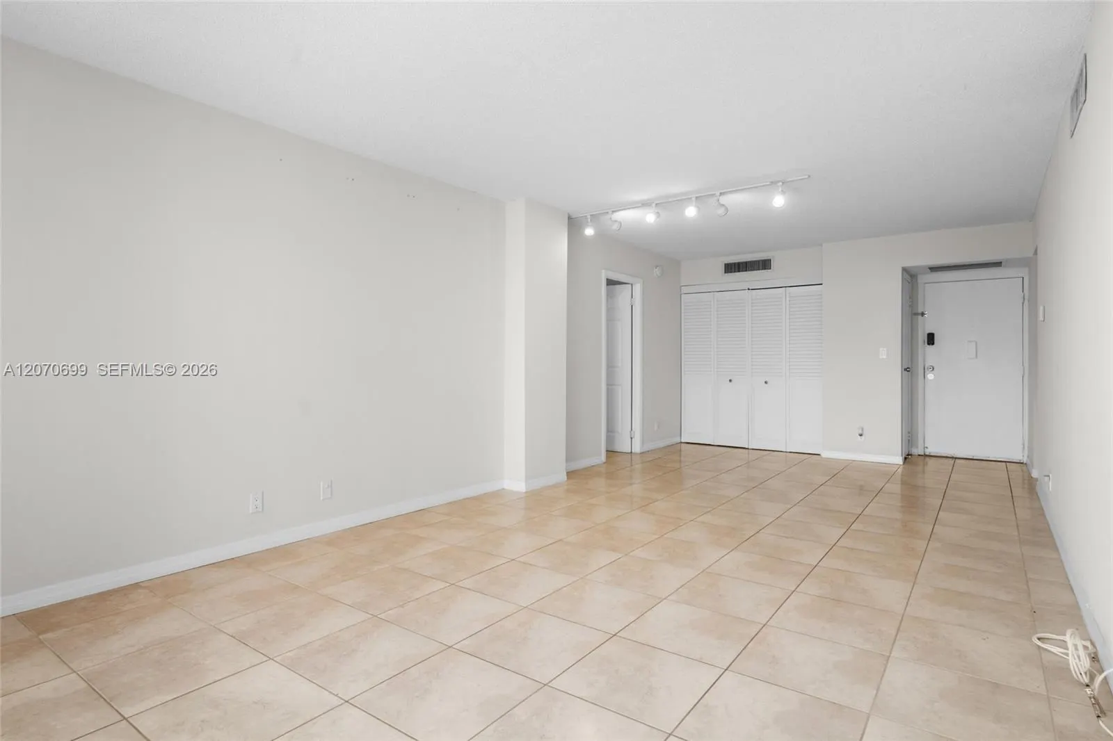 3401 N Country Club Drive #519