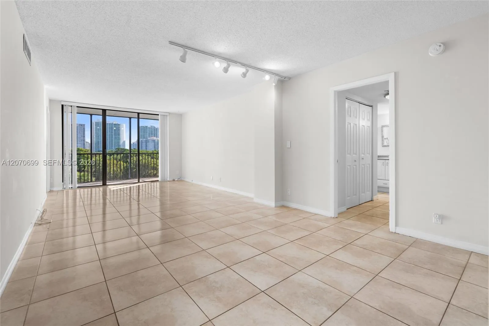 3401 N Country Club Drive #519