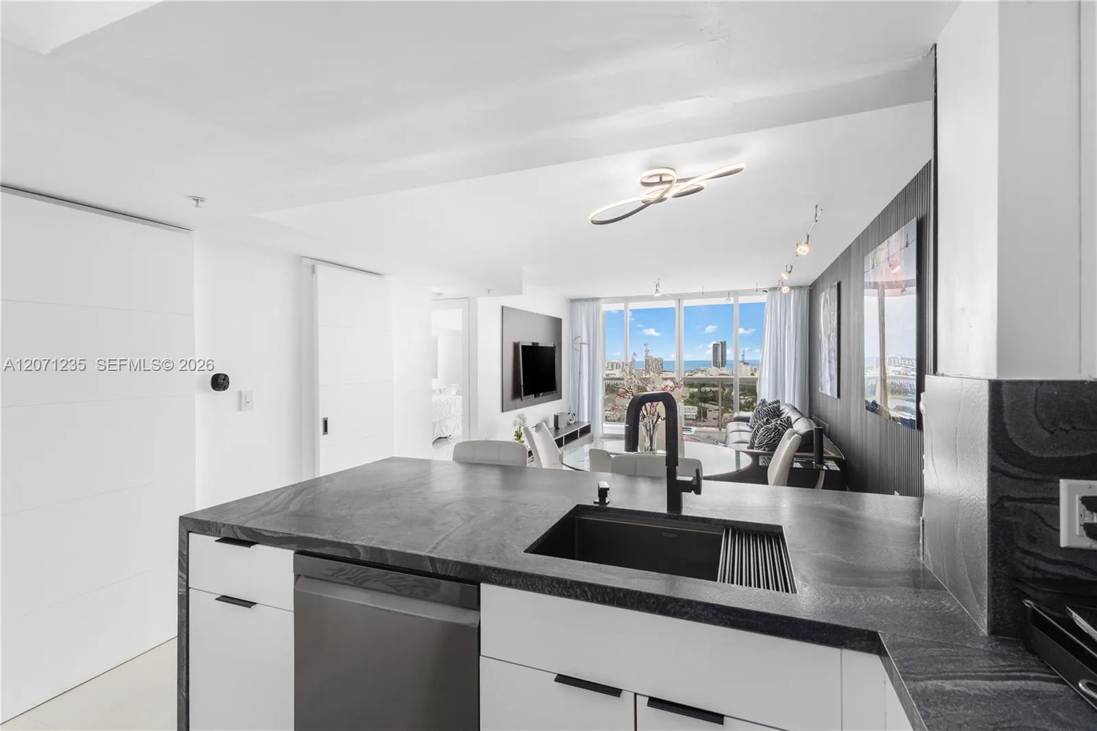 1800 Sunset Harbour Drive #2409