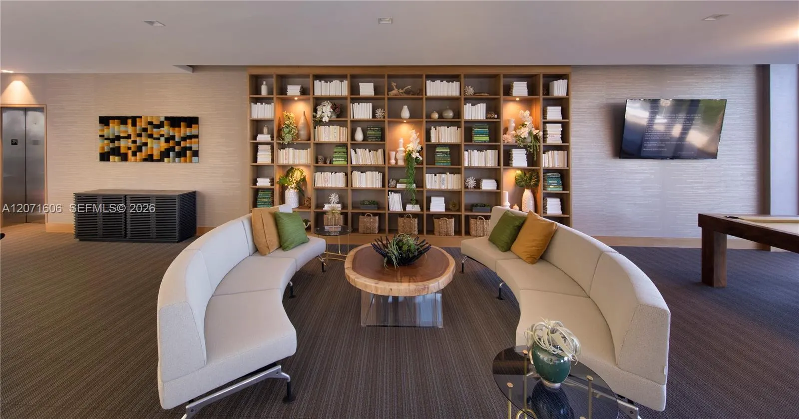 16385 Biscayne Boulevard #521