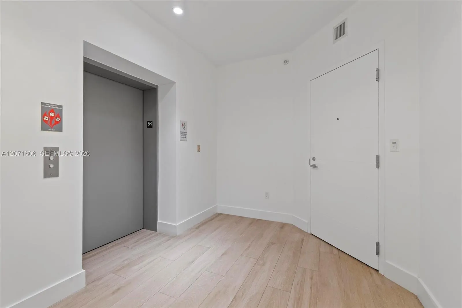 16385 Biscayne Boulevard #521