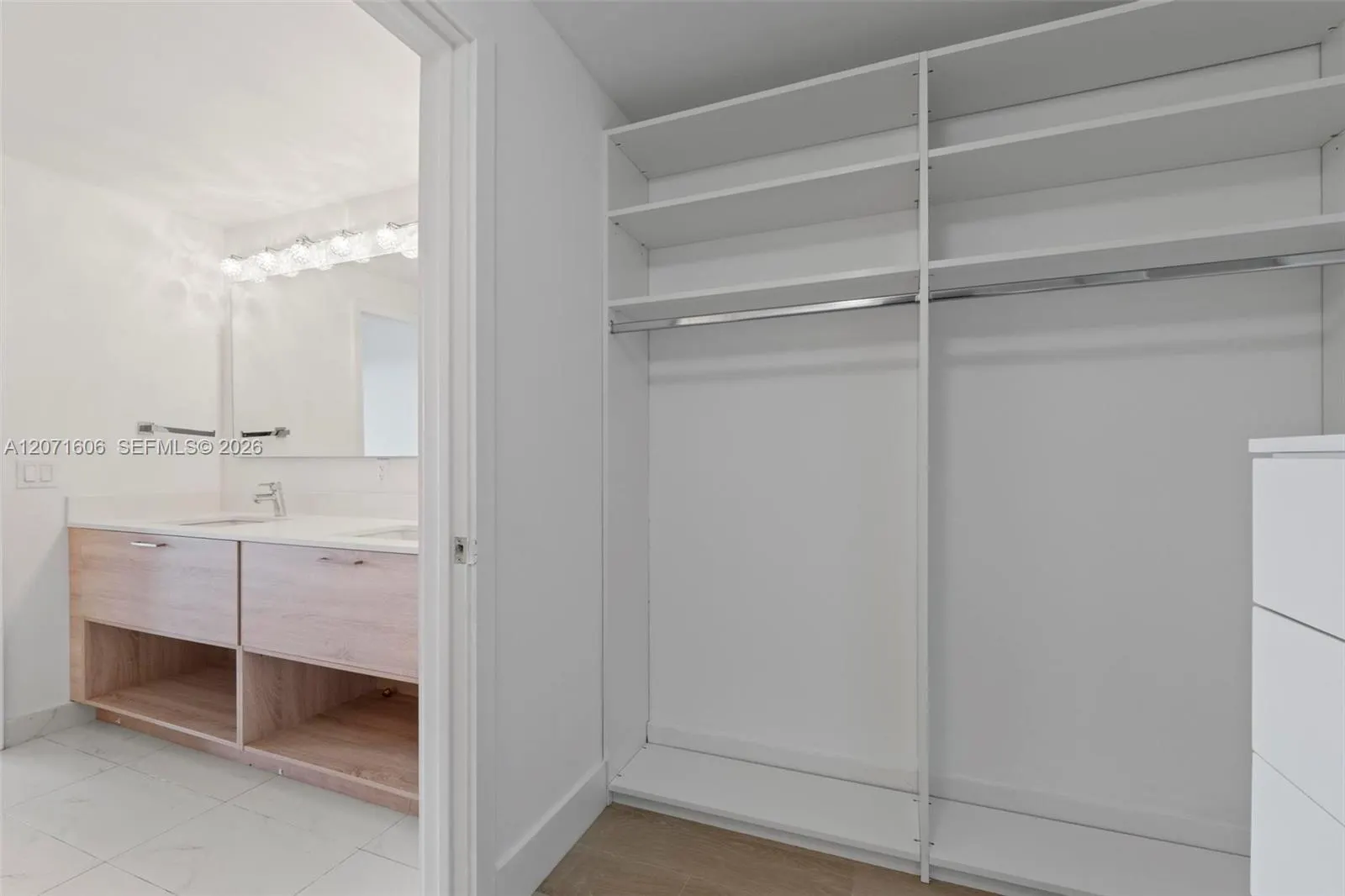 16385 Biscayne Boulevard #521