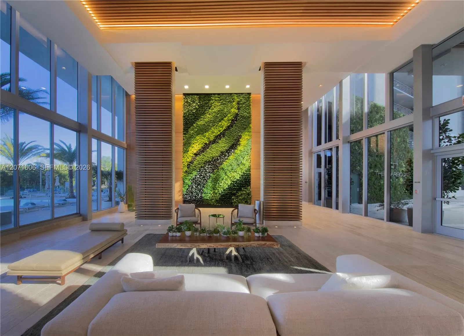 16385 Biscayne Boulevard #521