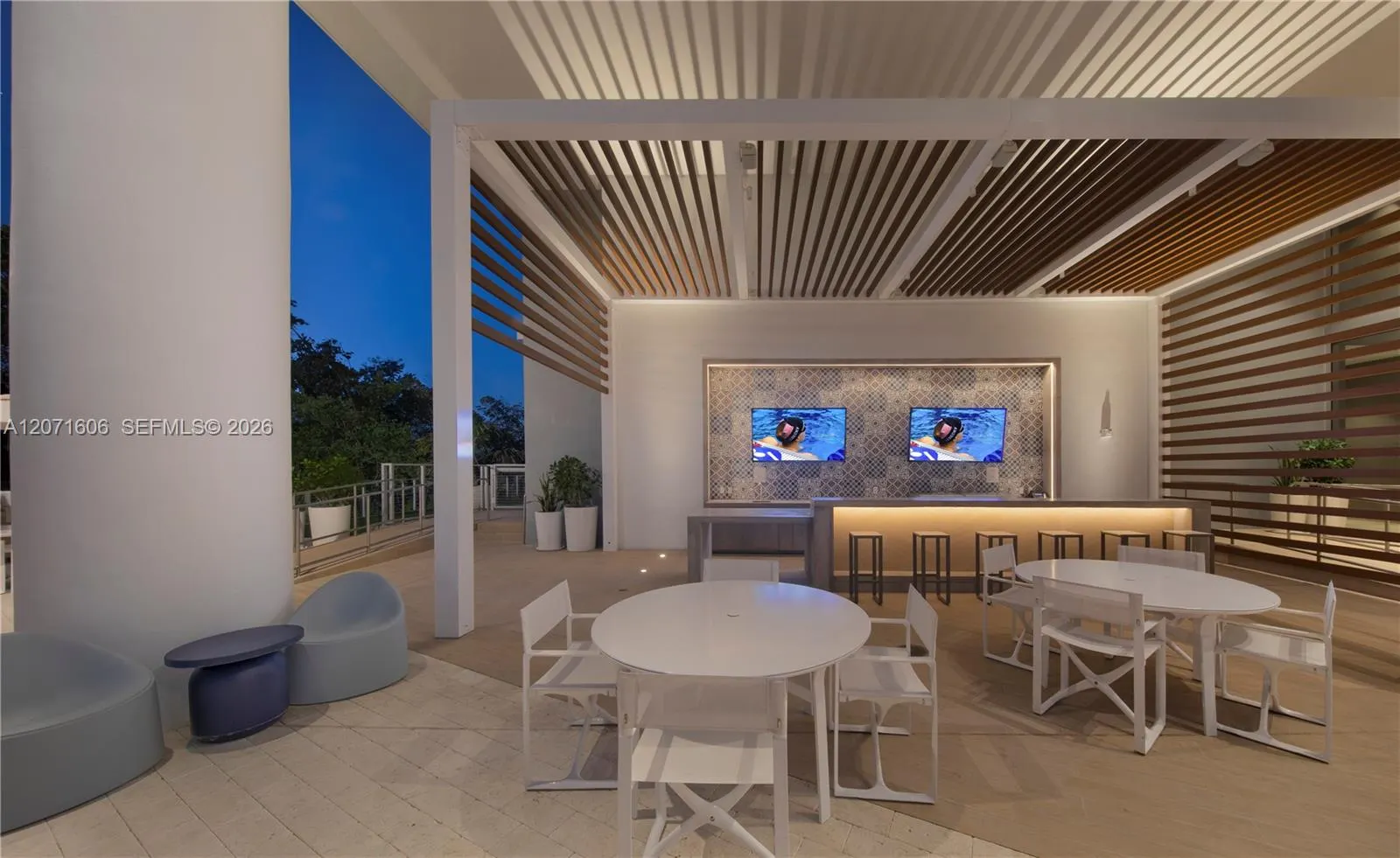 16385 Biscayne Boulevard #521