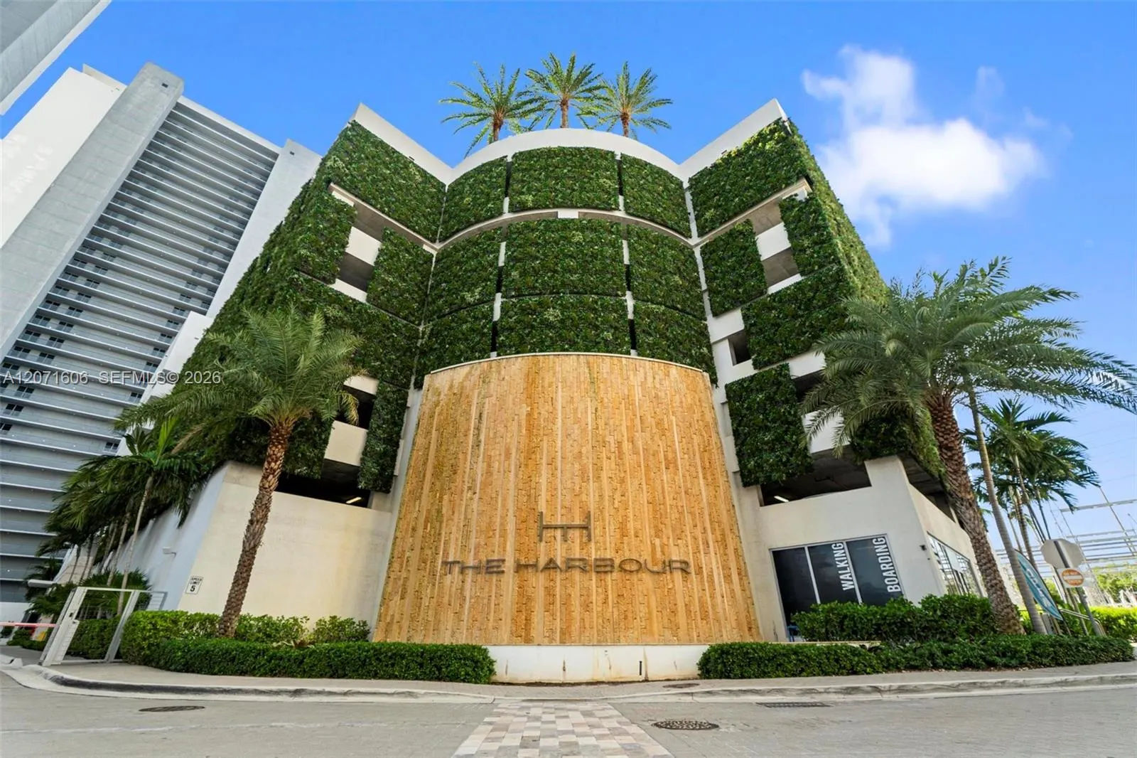 16385 Biscayne Boulevard #521