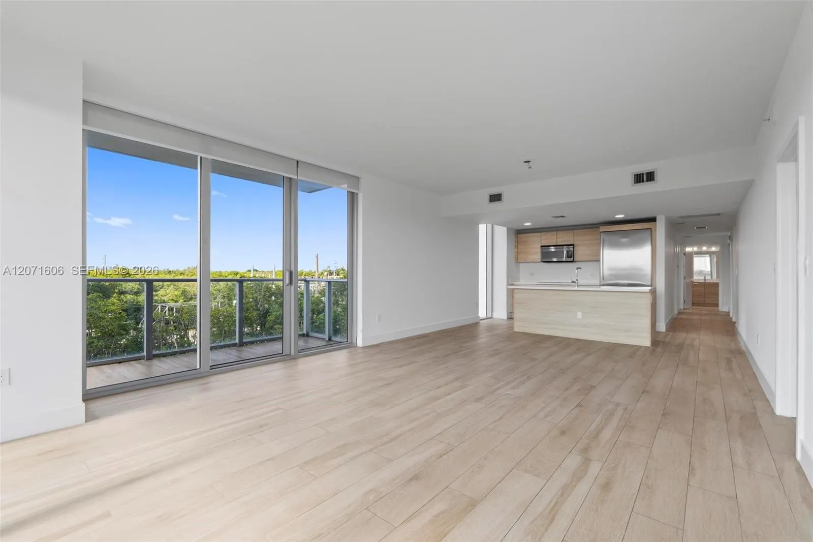 16385 Biscayne Boulevard #521