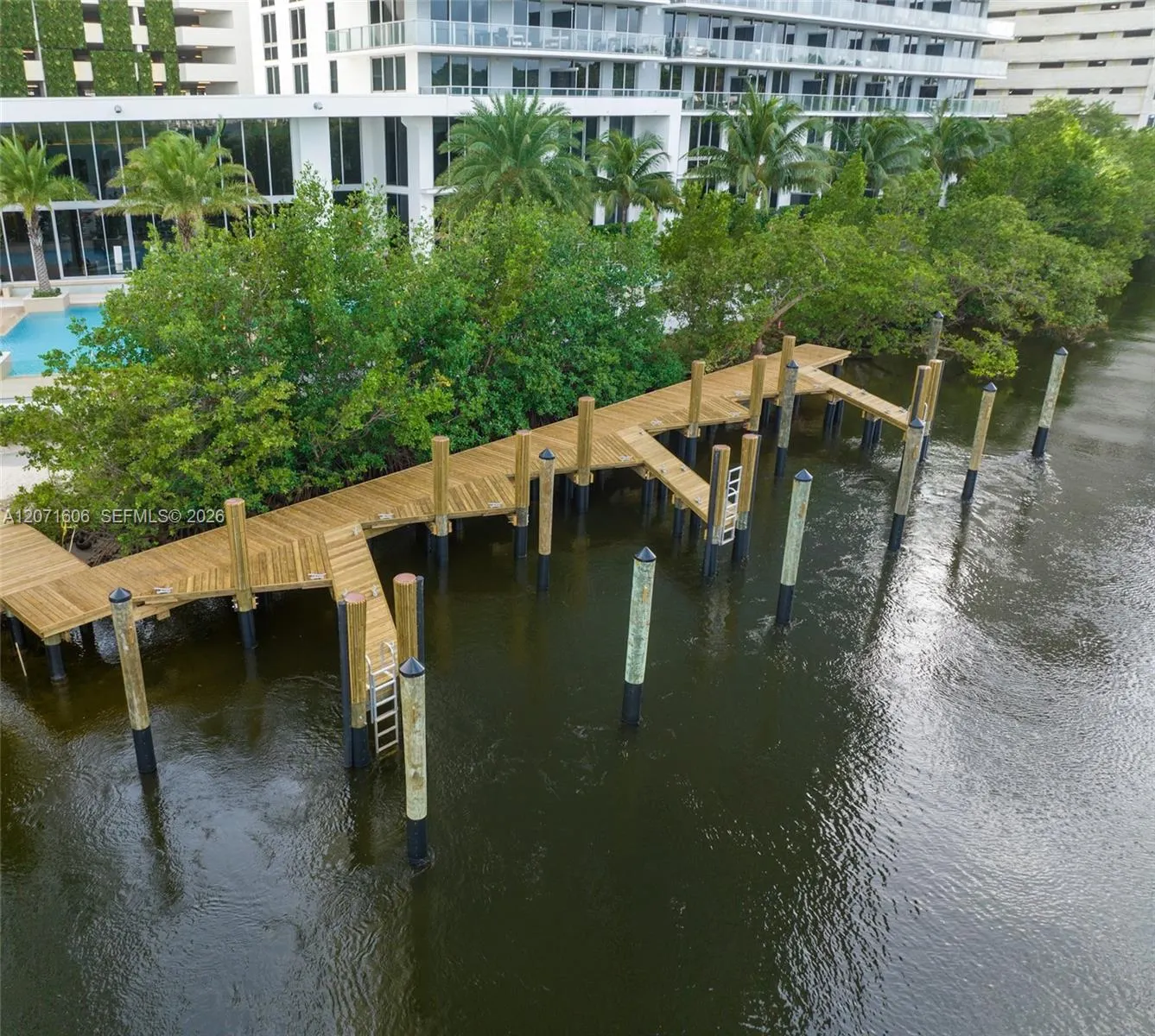16385 Biscayne Boulevard #521