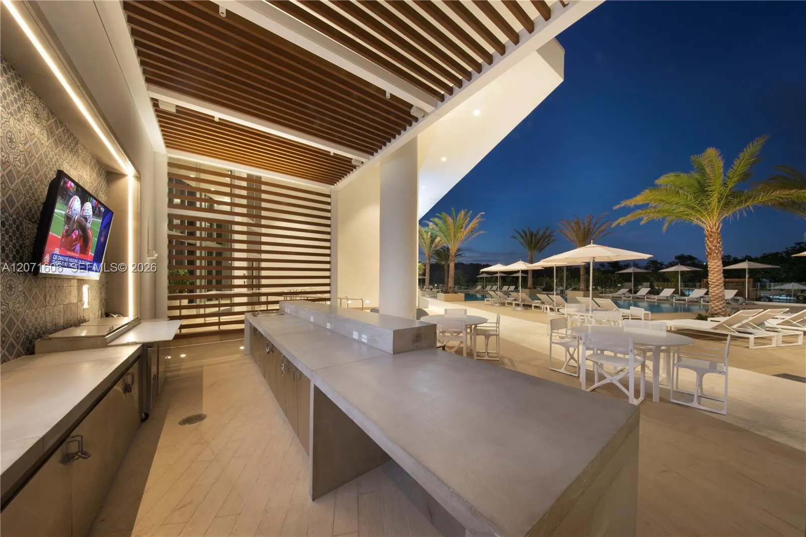 16385 Biscayne Boulevard #521