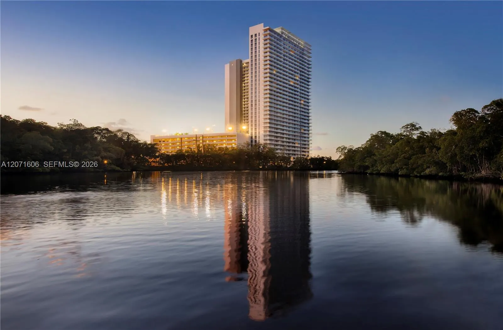 16385 Biscayne Boulevard #521