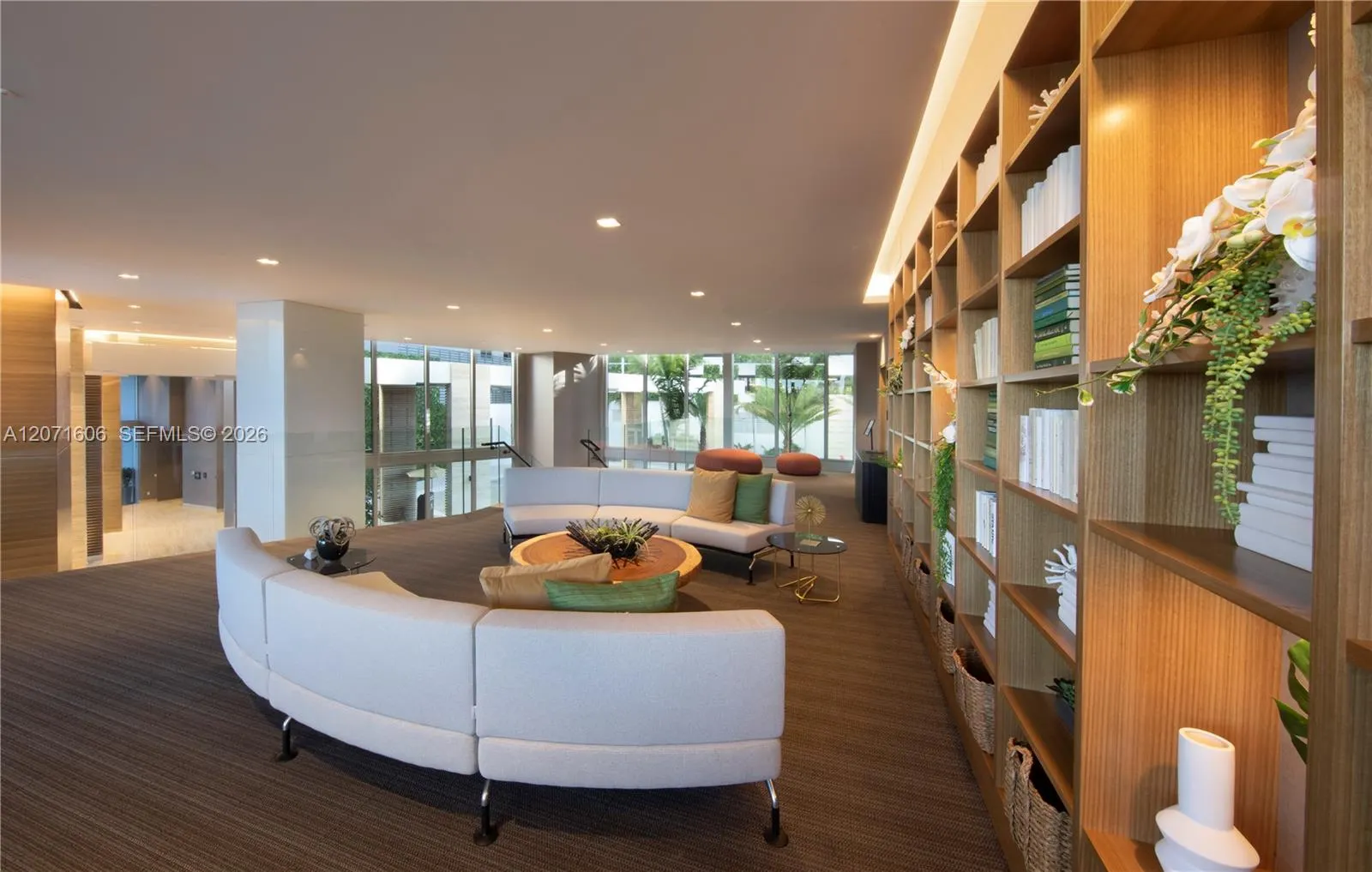 16385 Biscayne Boulevard #521