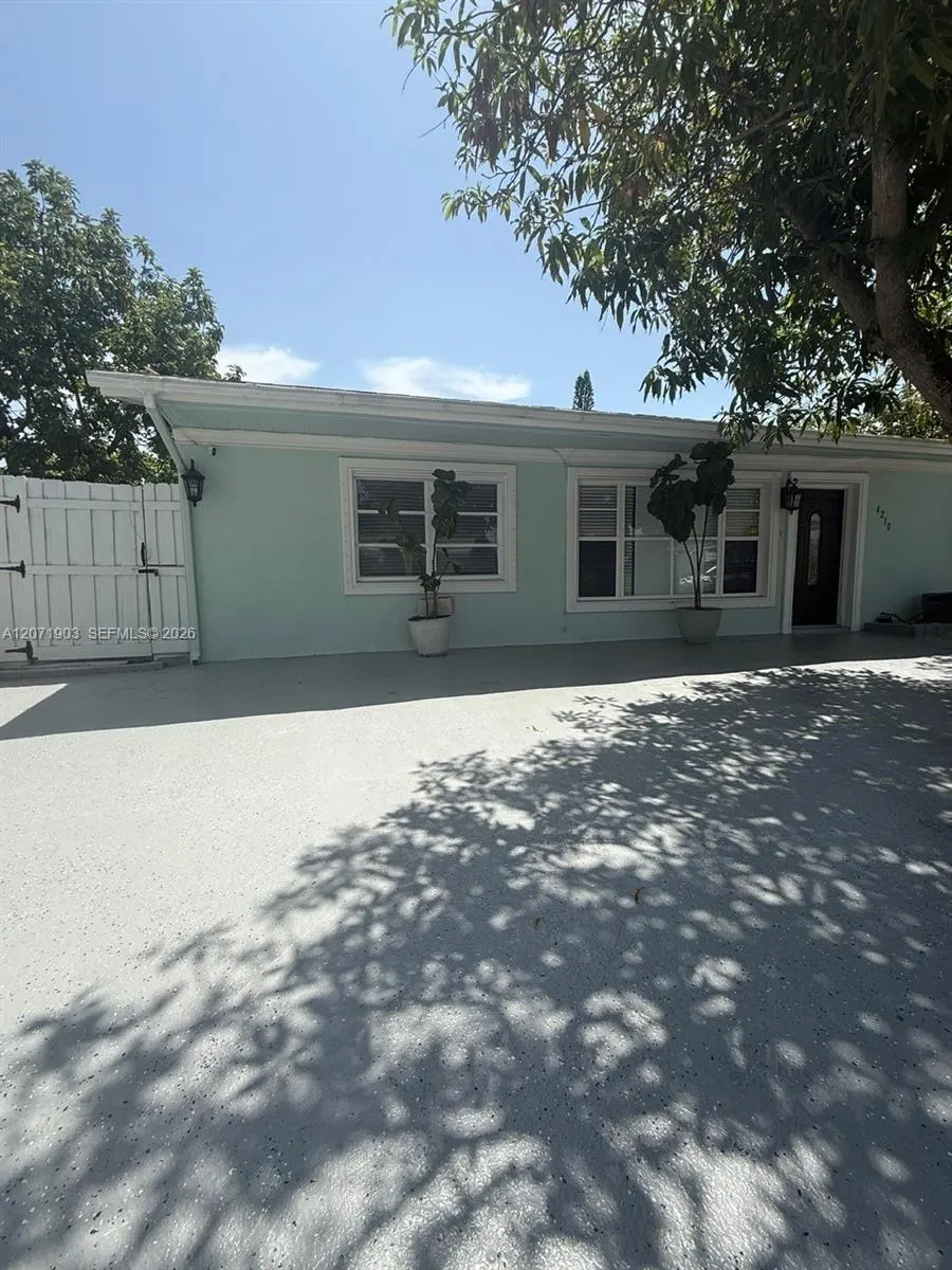 4210 NE 12th Terrace #4210