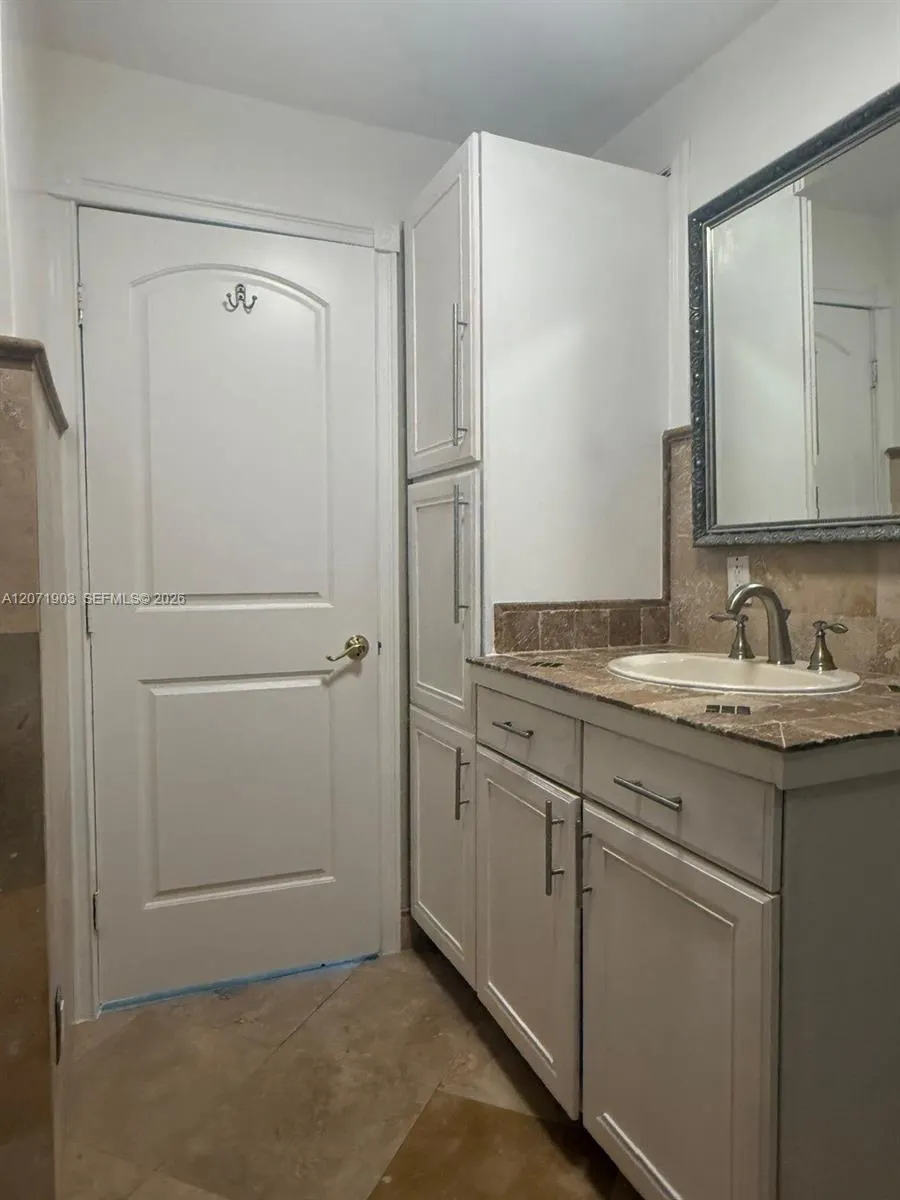 4210 NE 12th Terrace #4210