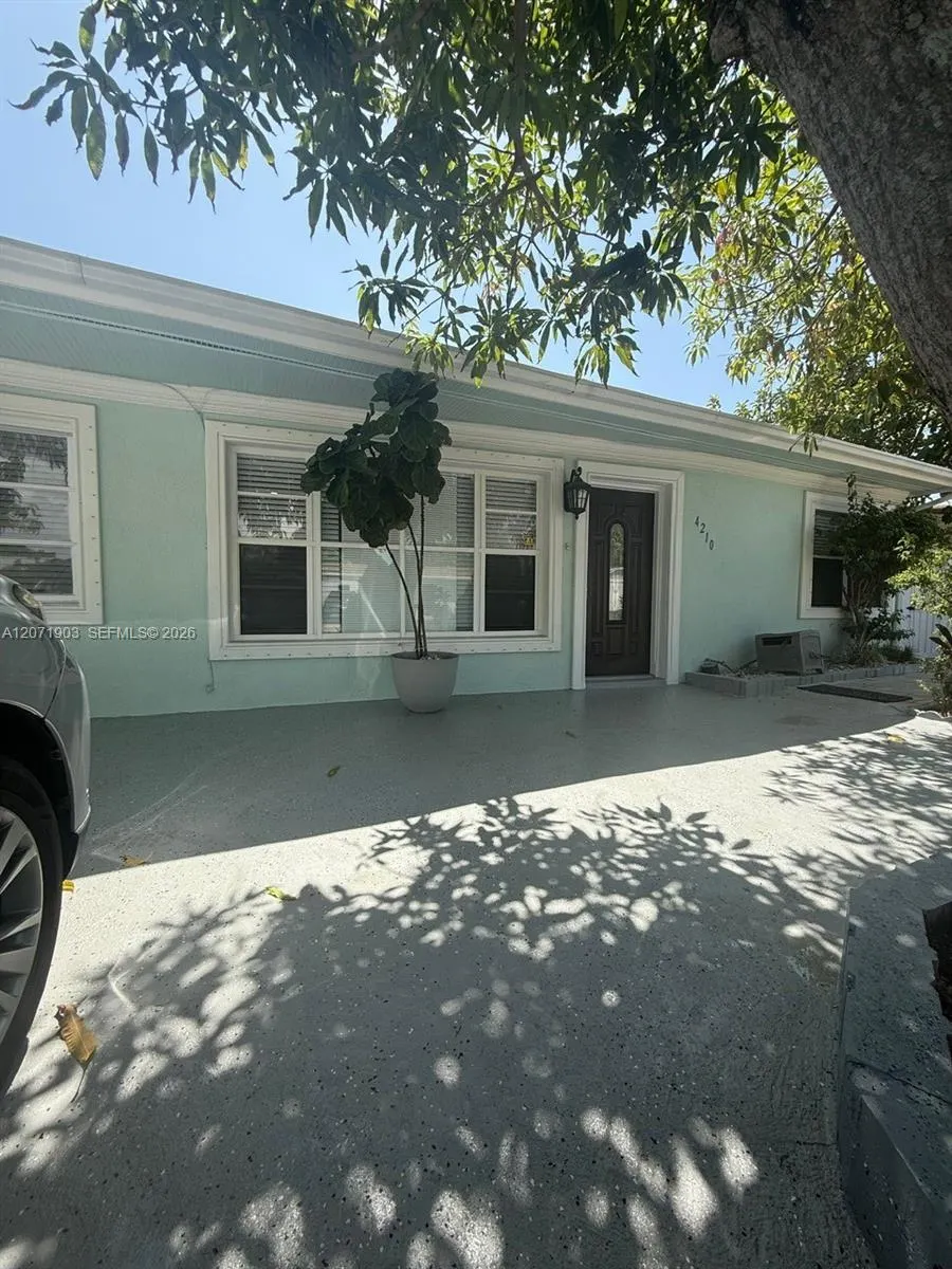 4210 NE 12th Terrace #4210