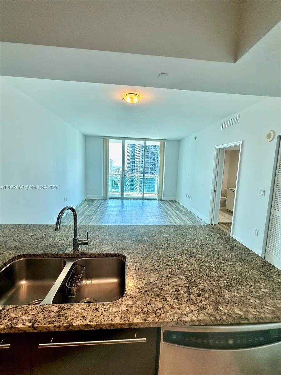 951 Brickell Avenue #3403