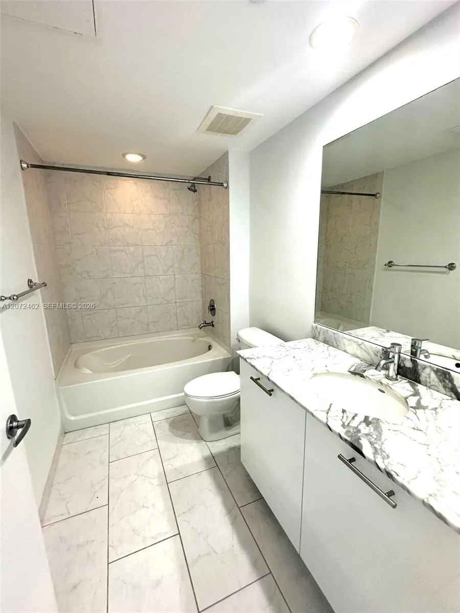 951 Brickell Avenue #3403