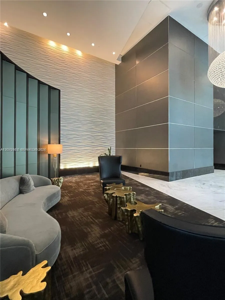 951 Brickell Avenue #3403
