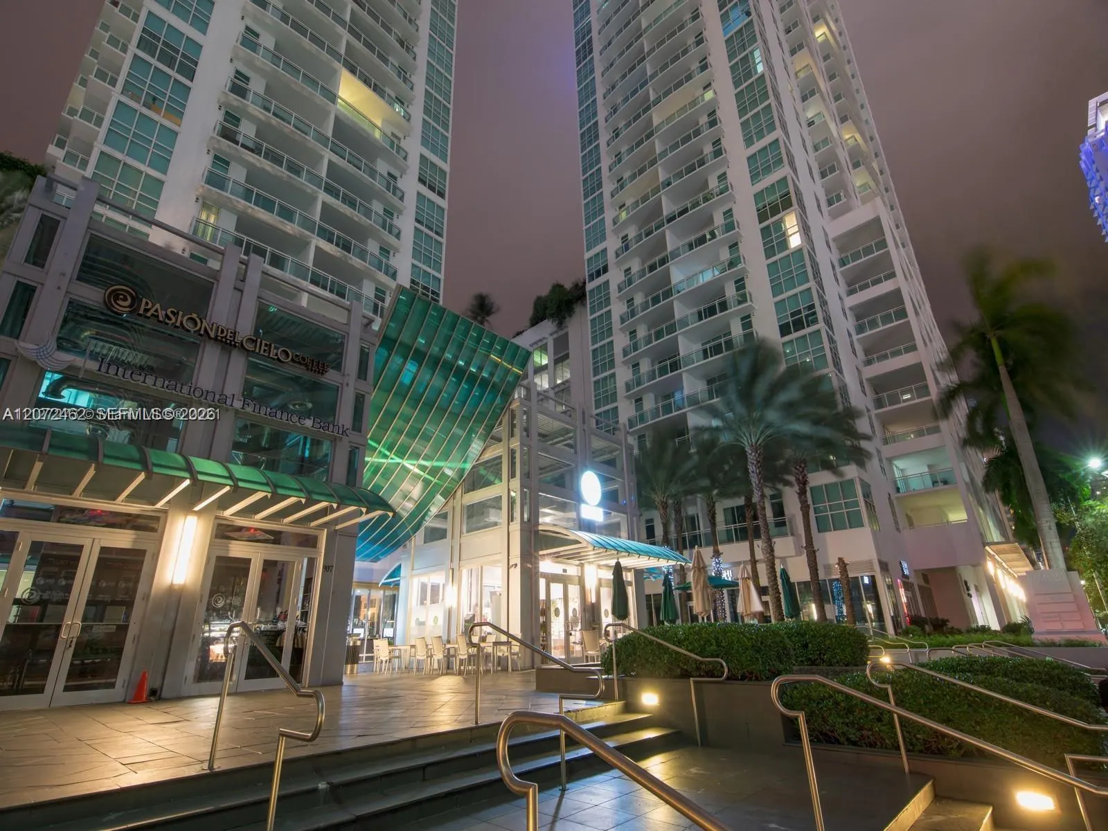 951 Brickell Avenue #3403