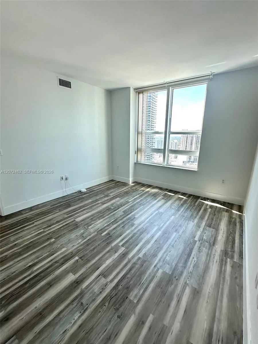 951 Brickell Avenue #3403