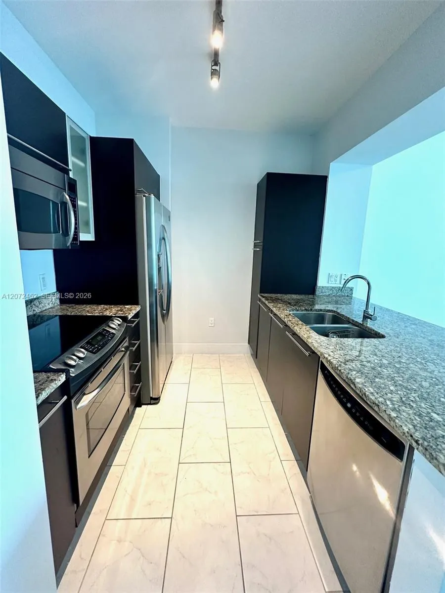 951 Brickell Avenue #3403