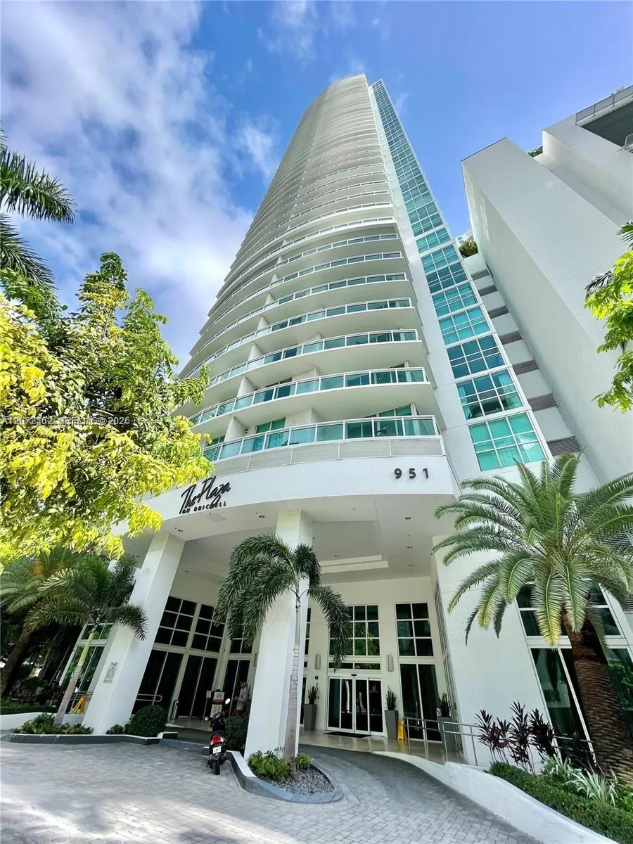 951 Brickell Avenue #3403