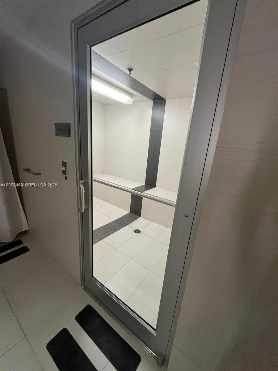 951 Brickell Avenue #3403