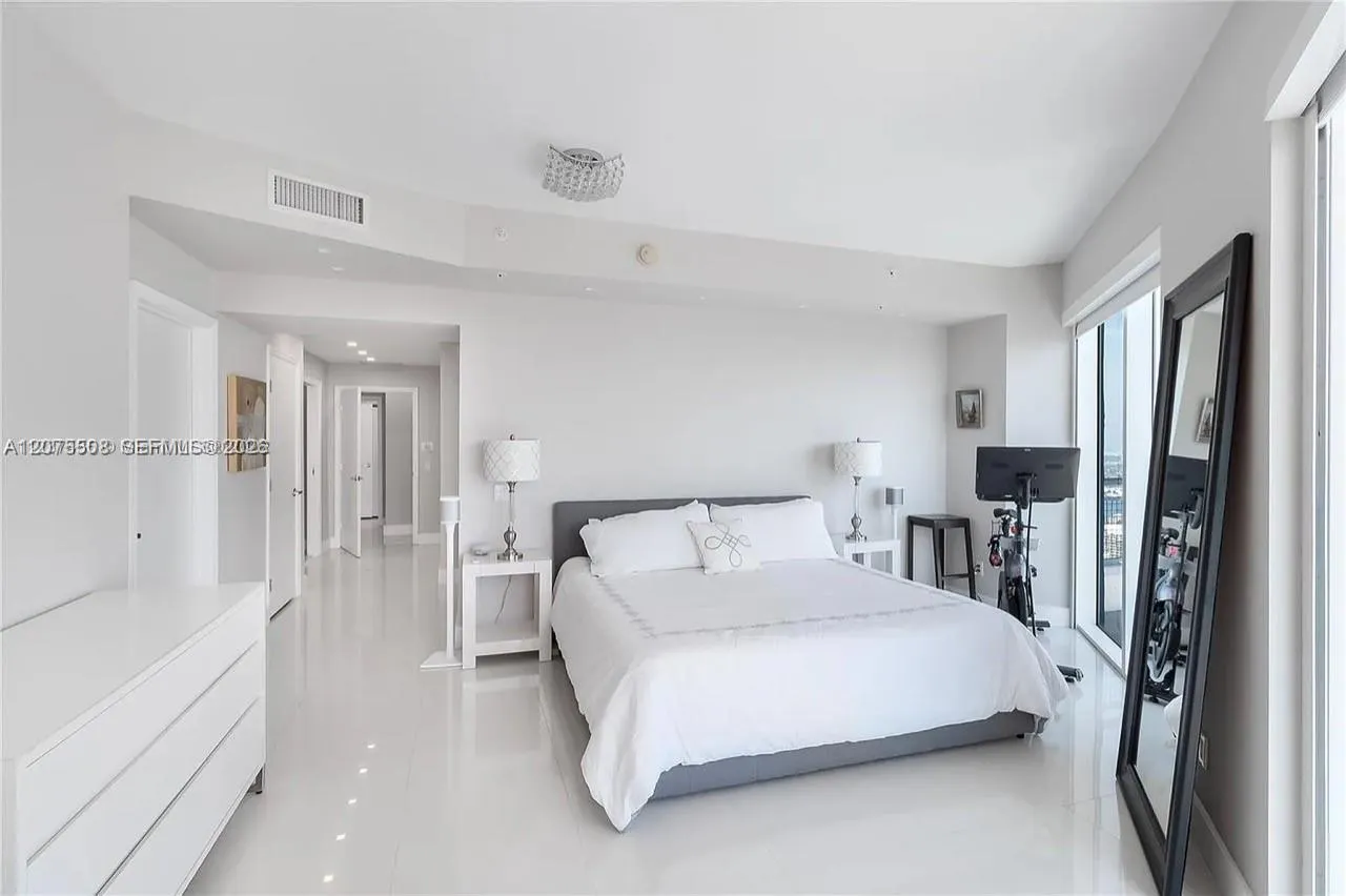60 SW 13th Street #5210