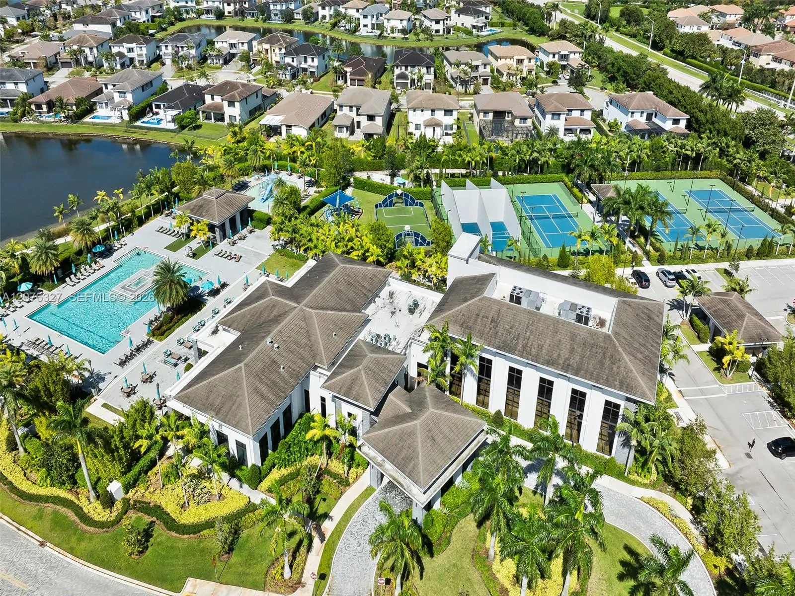 8442 Lake Majesty Lane