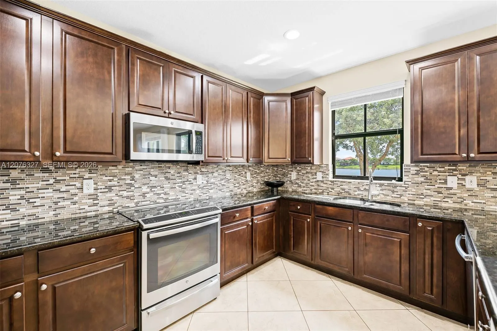 8442 Lake Majesty Lane