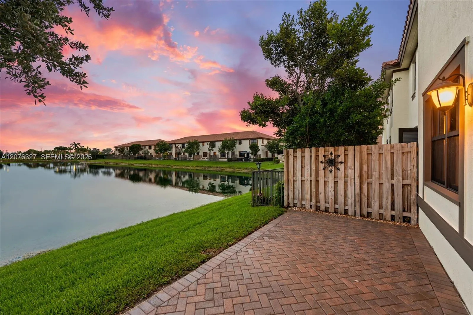8442 Lake Majesty Lane