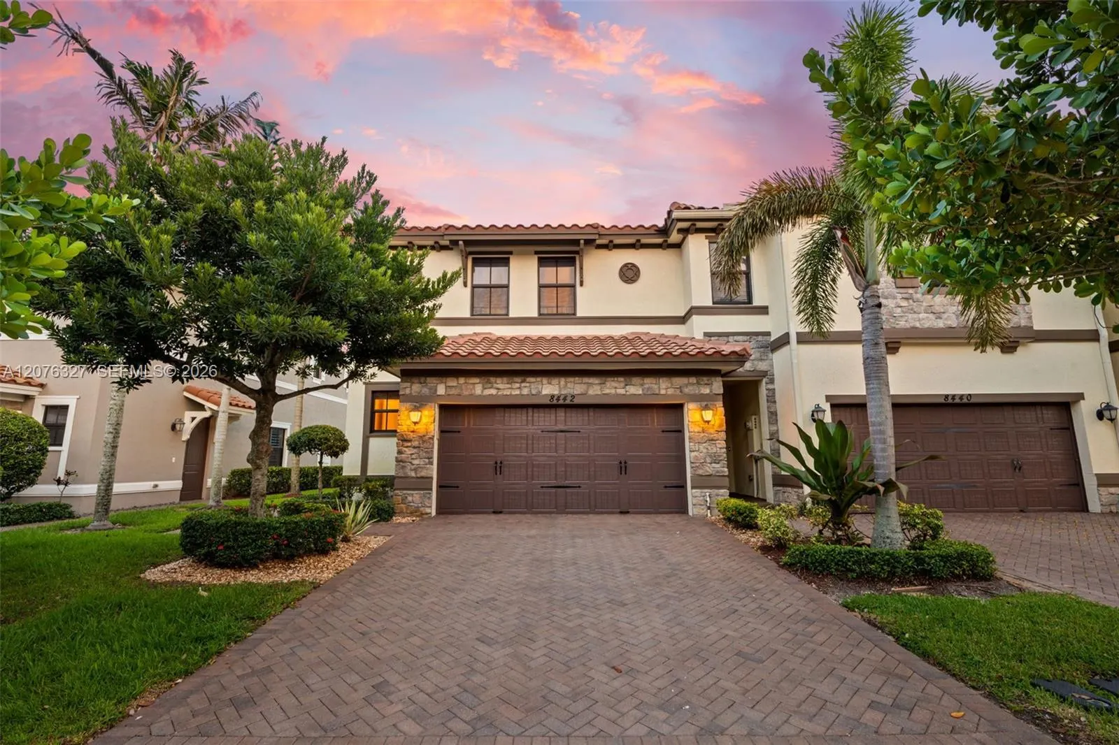 8442 Lake Majesty Lane