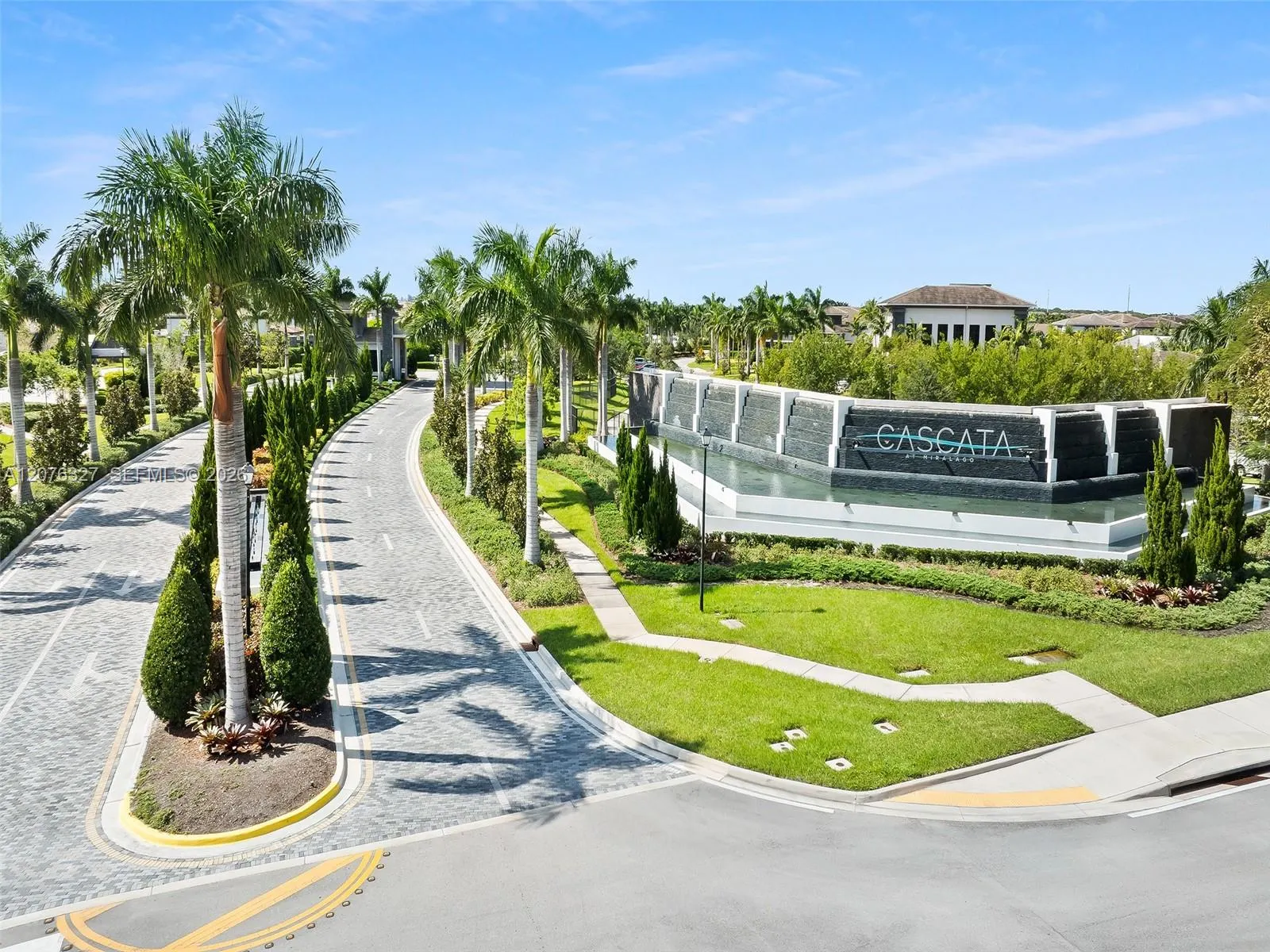 8442 Lake Majesty Lane