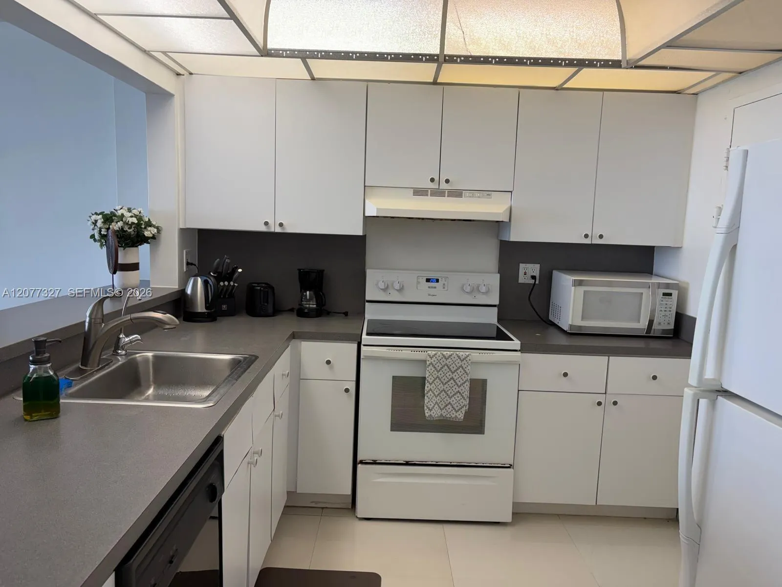3725 S Ocean Drive #1517