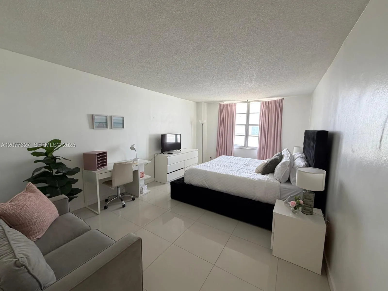 3725 S Ocean Drive #1517