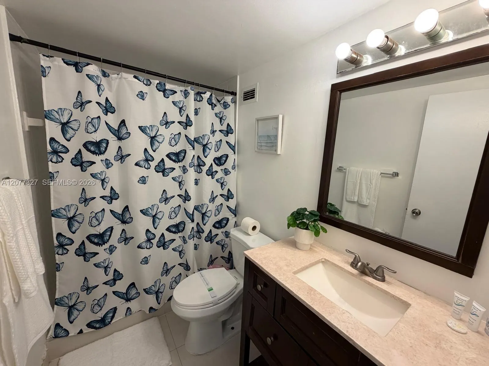 3725 S Ocean Drive #1517