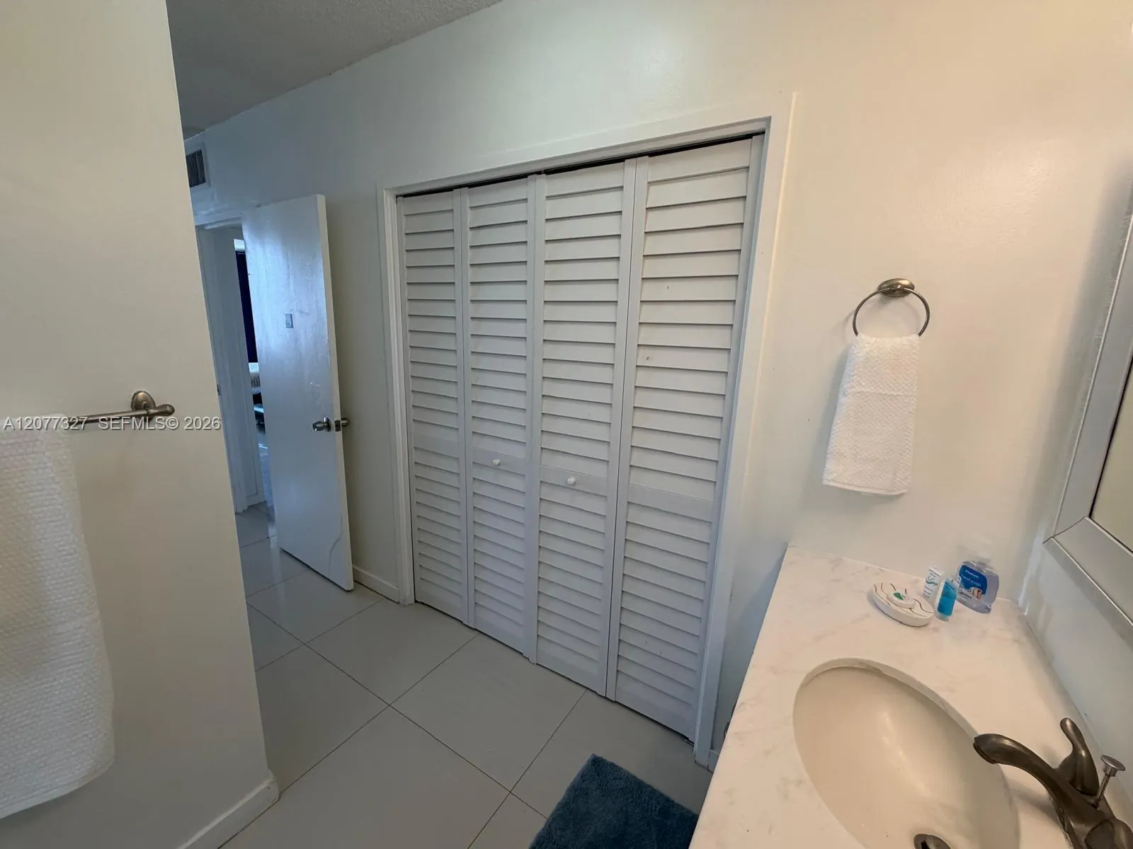 3725 S Ocean Drive #1517