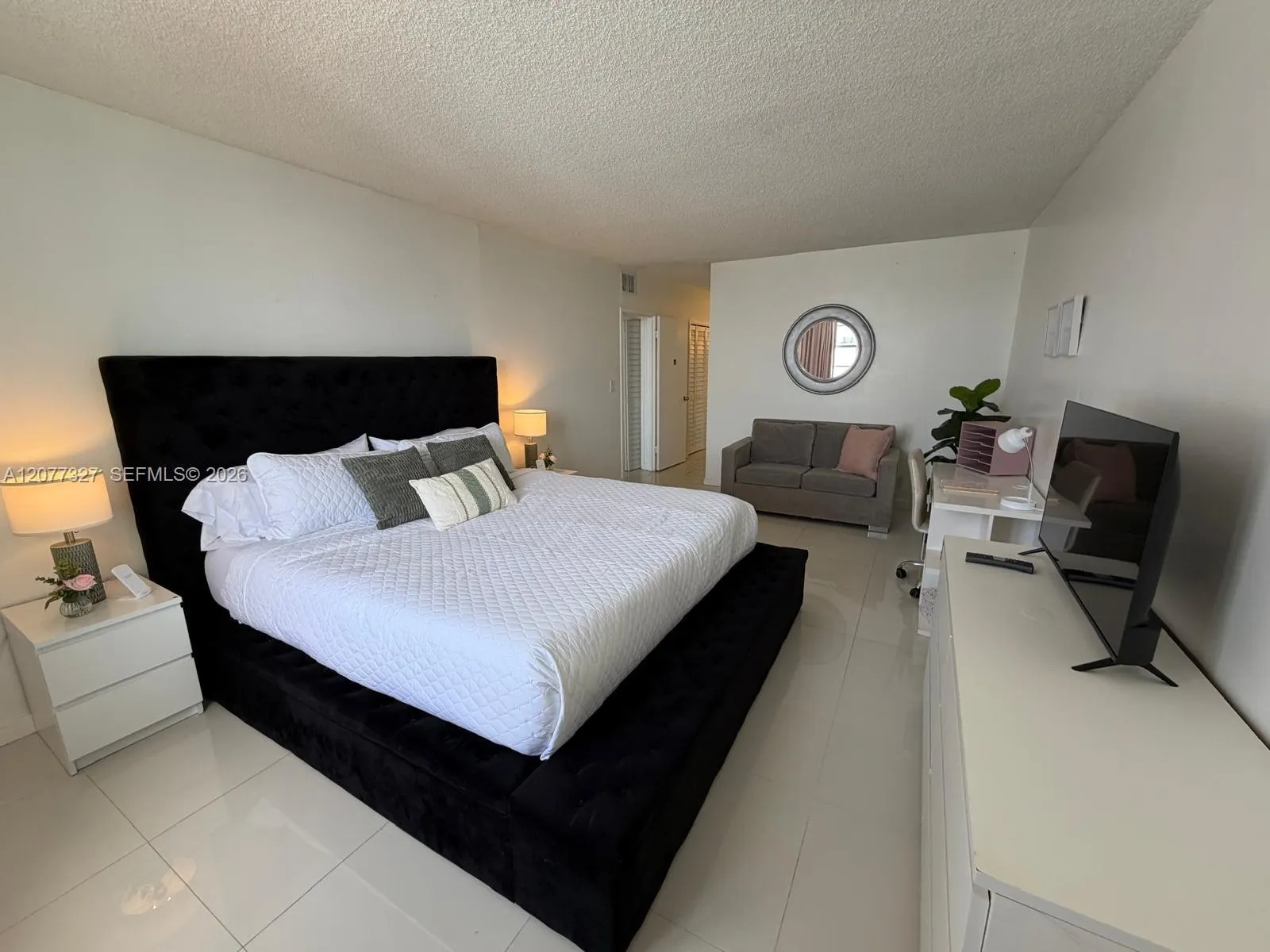 3725 S Ocean Drive #1517