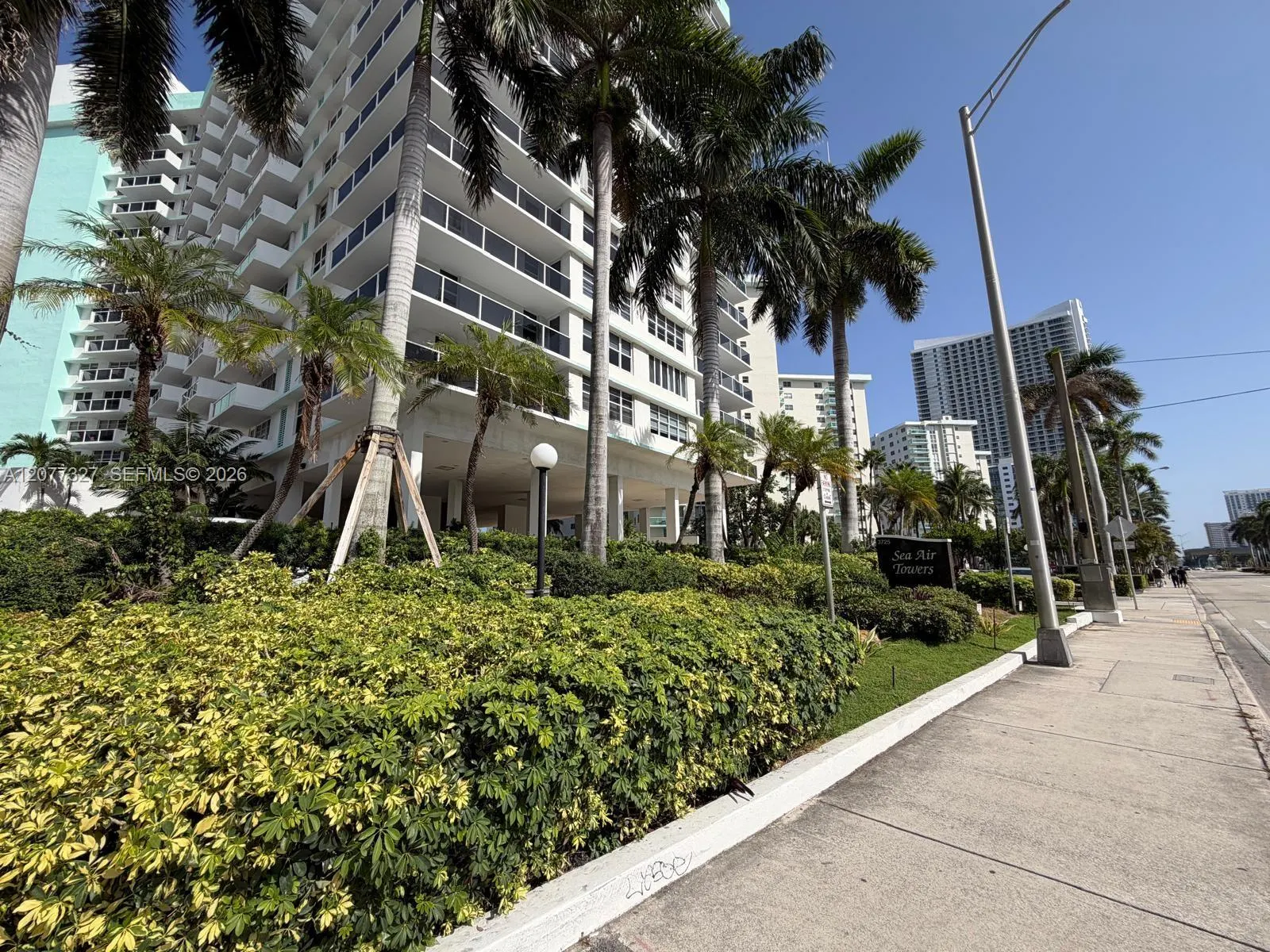 3725 S Ocean Drive #1517