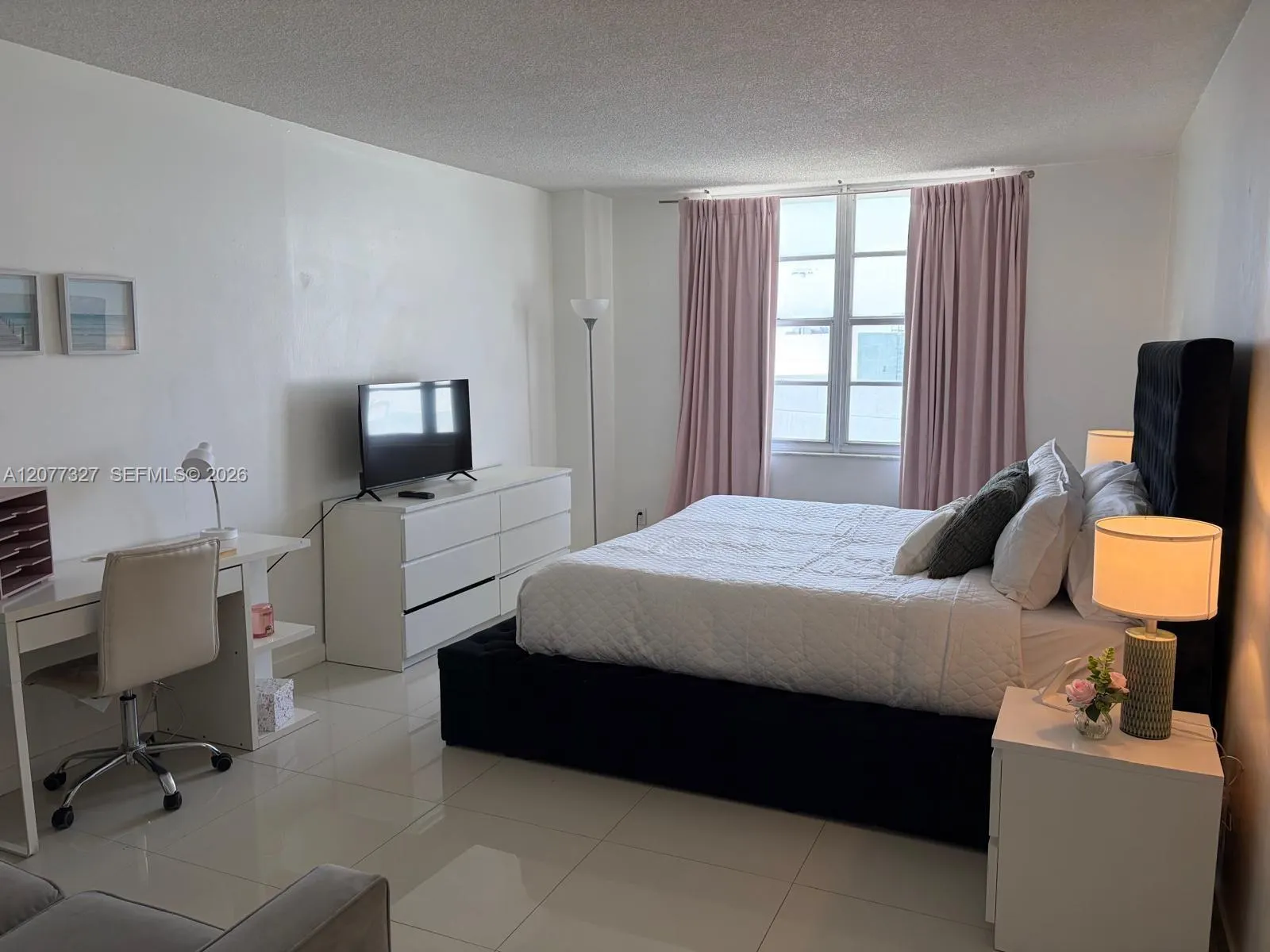 3725 S Ocean Drive #1517