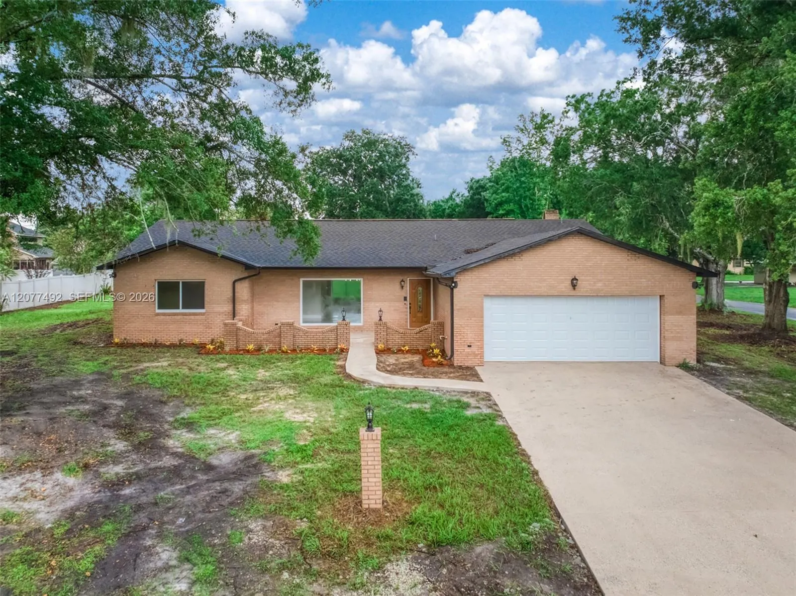 1050 Knollwood Circle
