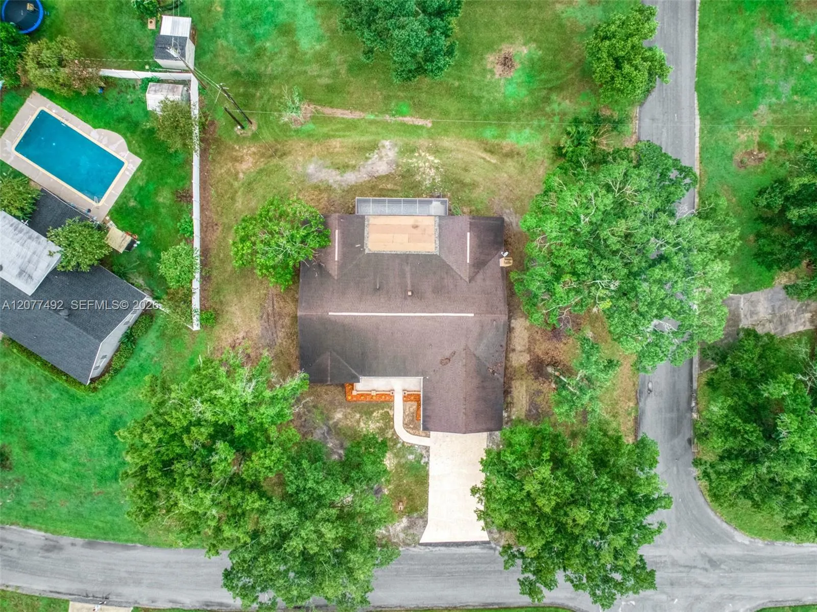 1050 Knollwood Circle