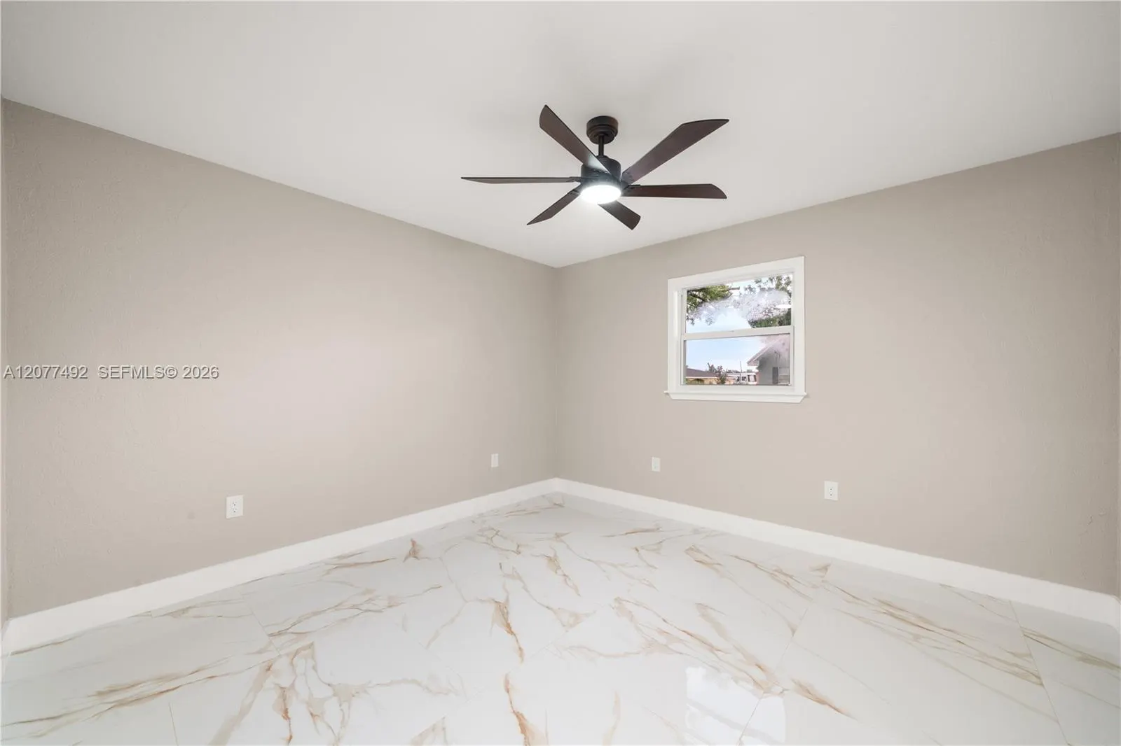 1050 Knollwood Circle