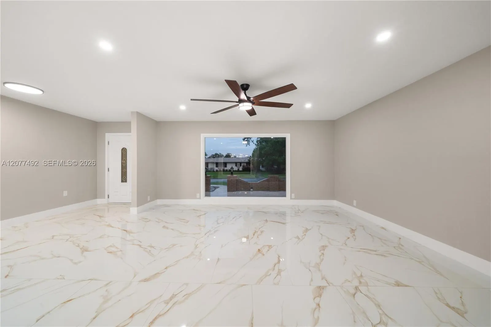 1050 Knollwood Circle