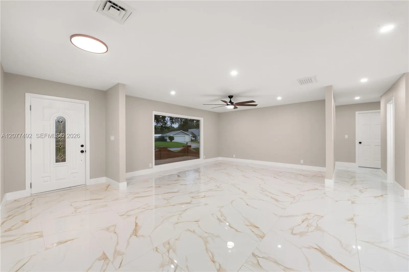 1050 Knollwood Circle
