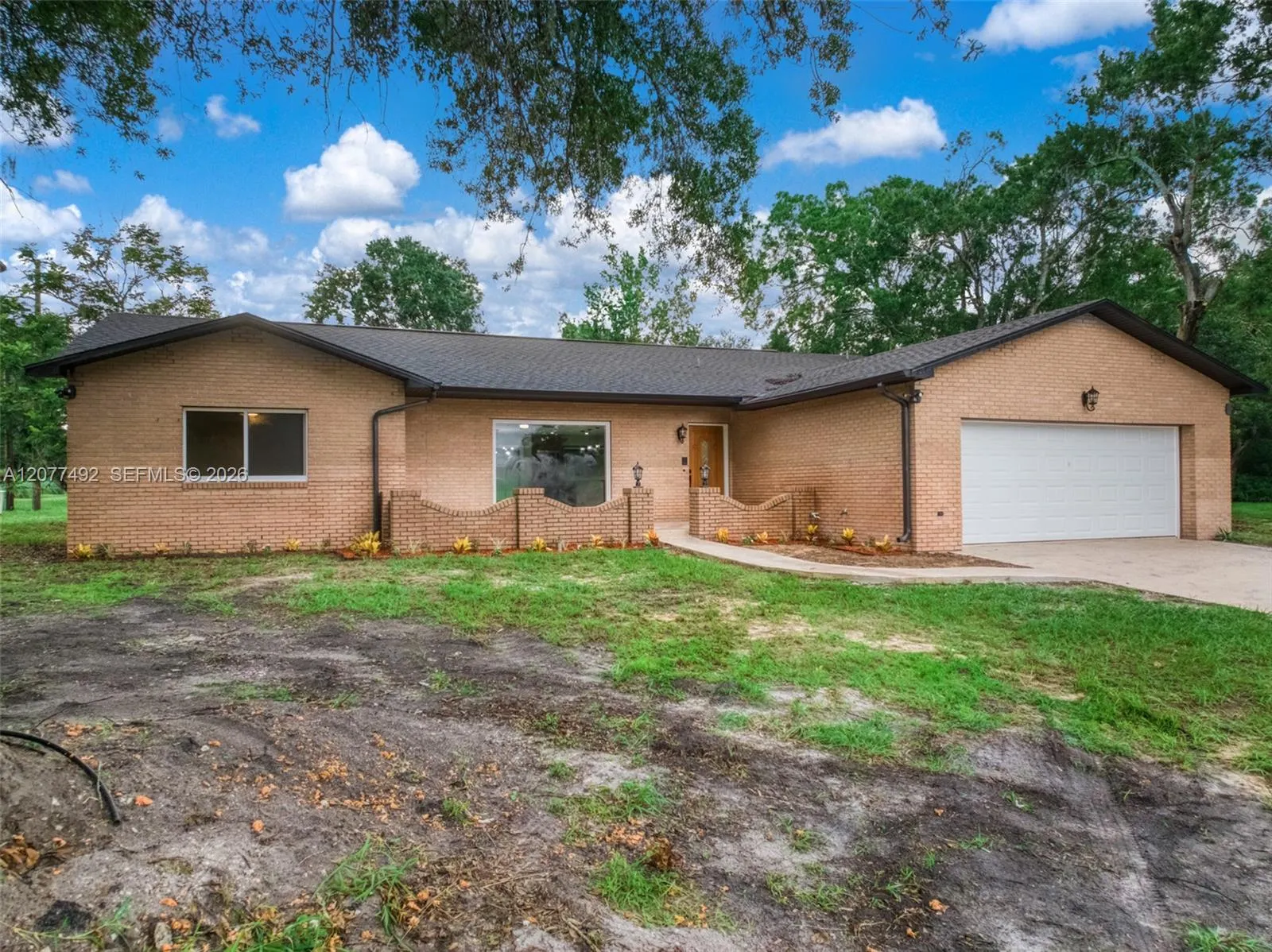 1050 Knollwood Circle