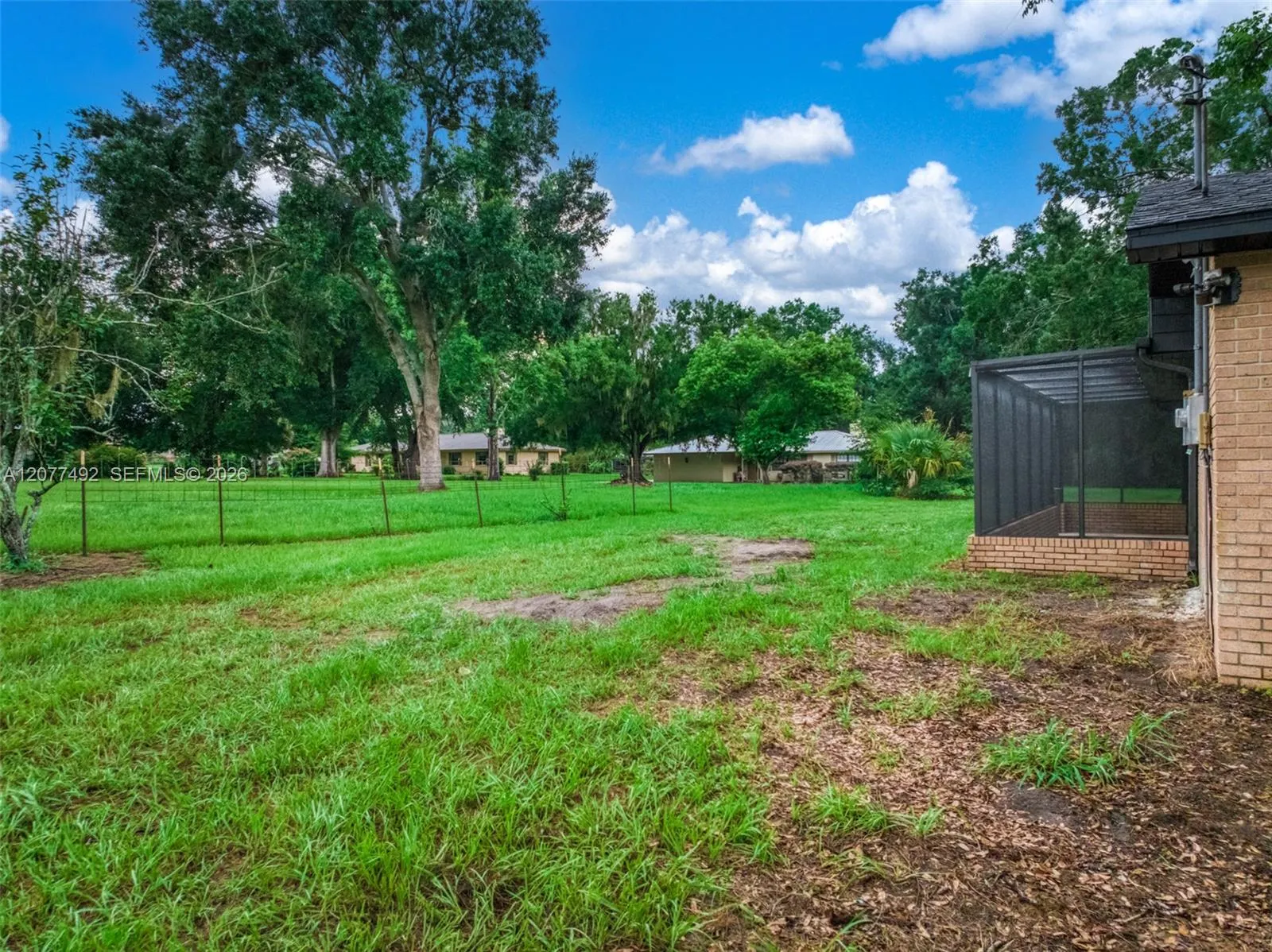 1050 Knollwood Circle